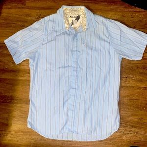 2/$20 Volcom tailored shirt.  size L button up shirt. 
Great condition